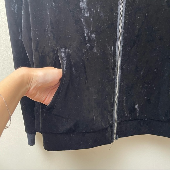 Catherine’s Velour/Velvet Zip Up - Picture 3 of 9